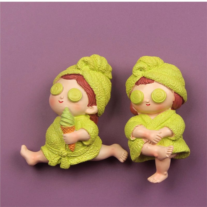 Wearing Nightgown Girl Resin R - Phone Accessories For Old People のレビューと価格